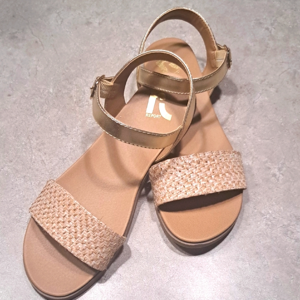 Report Tan/Gold Sandals Flats Size 8M